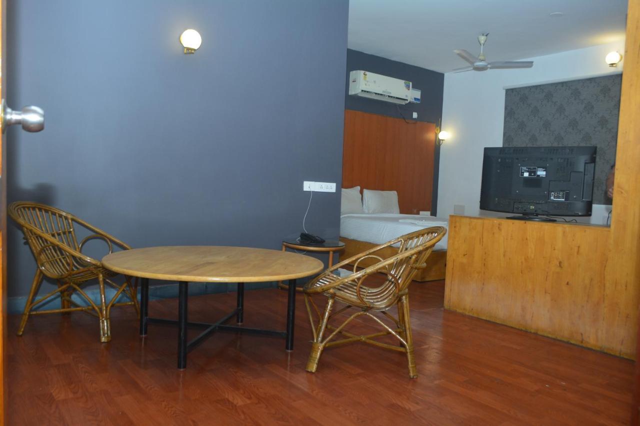 Dejavu Hotell Coimbatore Eksteriør bilde