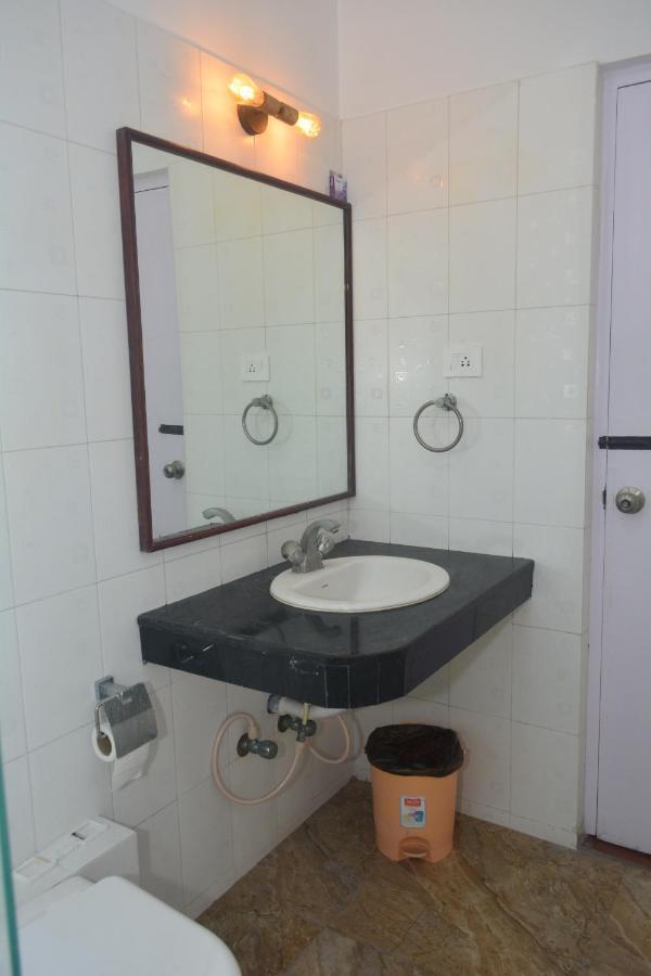 Dejavu Hotell Coimbatore Eksteriør bilde