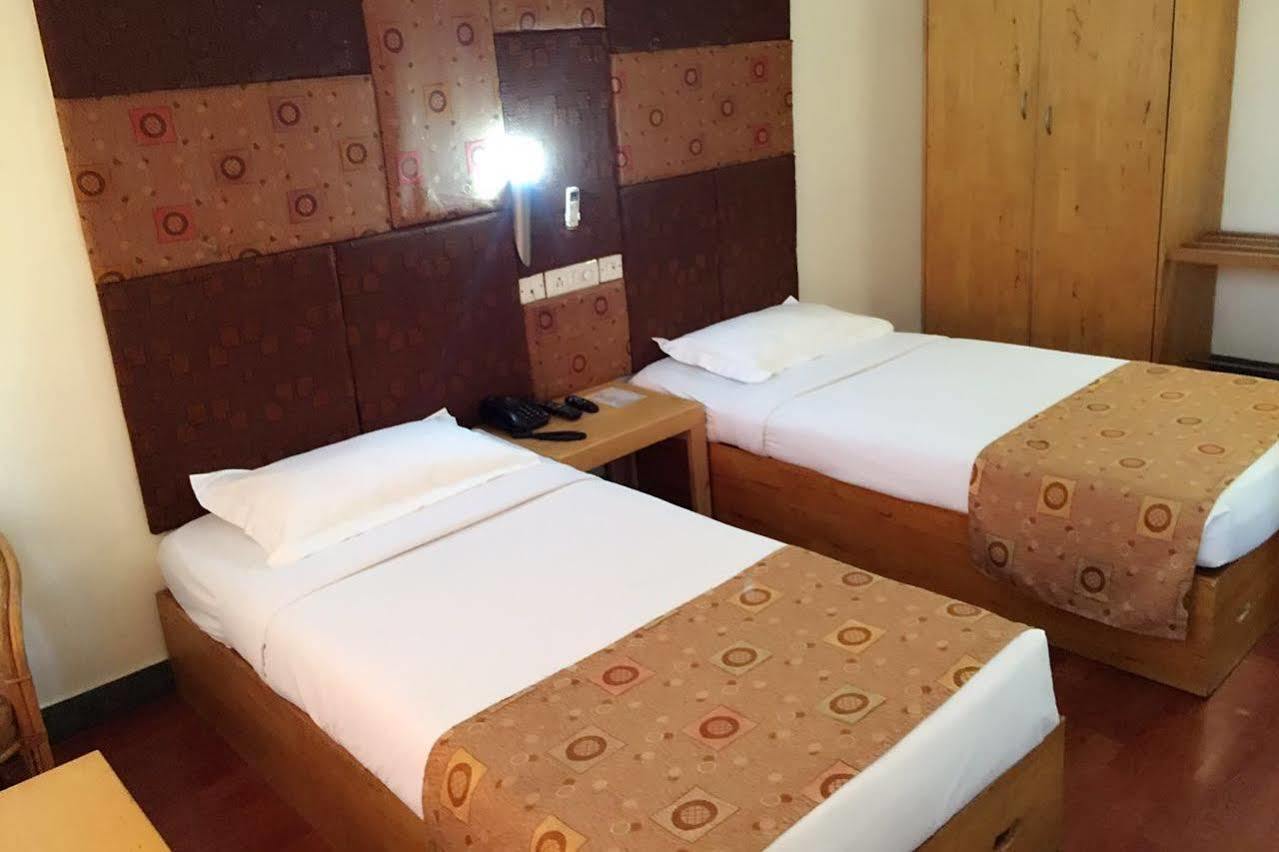 Dejavu Hotell Coimbatore Eksteriør bilde